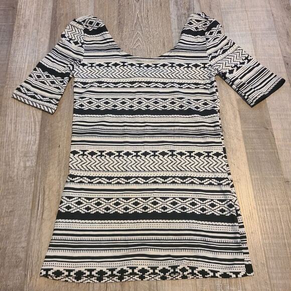 Capella small women's black and white aztec striped top new in bag - Picture 1 of 7